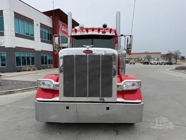 2023 Peterbilt 389 in Salt Lake City, UT — photo 2
