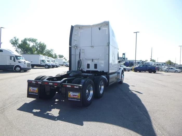 2021 Peterbilt 579 in Denver, CO — photo 8