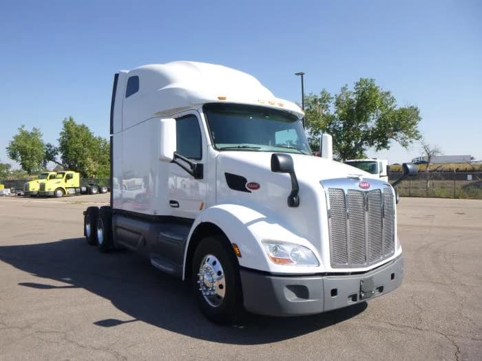 2021 Peterbilt 579 in Denver, CO — photo 3
