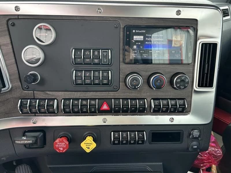 2026 Western Star 49X in Pittsburgh, PA — photo 14