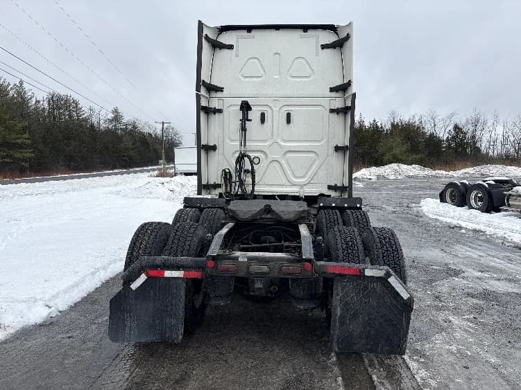 2023 Freightliner Cascadia in Coxsackie, NY — photo 6