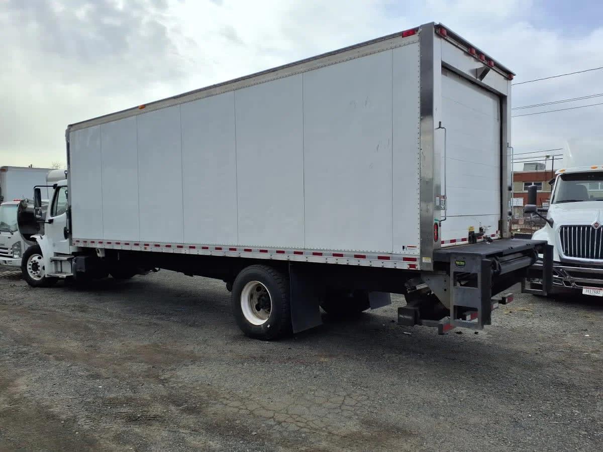 2018 Freightliner M2 106 in Kearny, NJ — photo 6