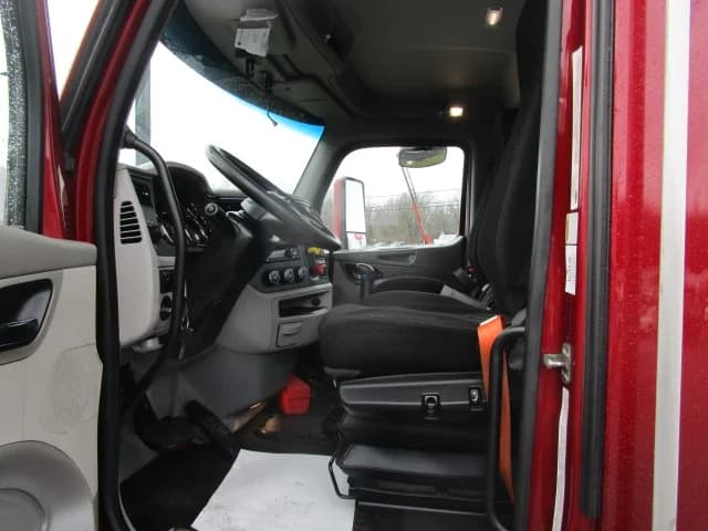 2020 Peterbilt 567 in BUTLER, PA — photo 9