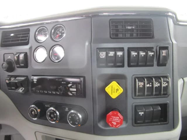 2020 Peterbilt 567 in BUTLER, PA — photo 12