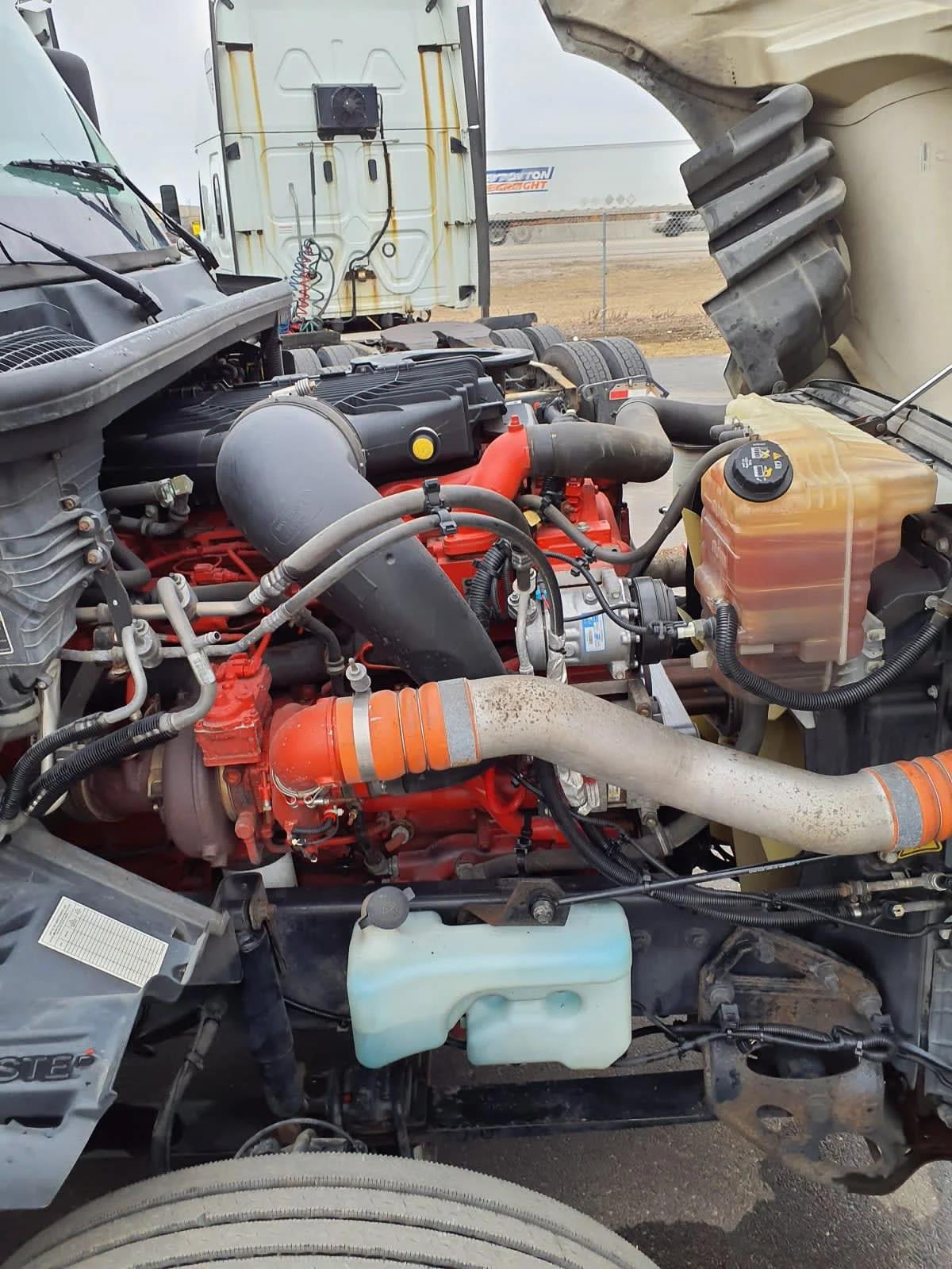 2020 International LT in Oak Creek, WI — photo 12