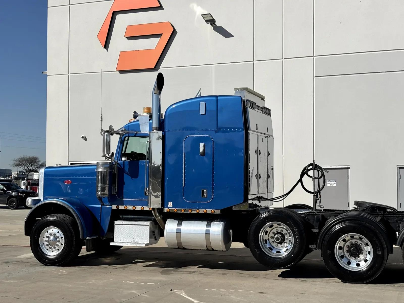 2018 Peterbilt 389 in Hutchins, TX — photo 8