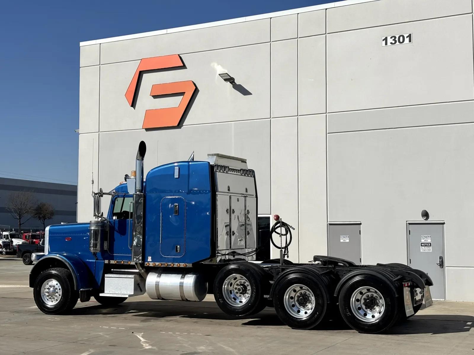 2018 Peterbilt 389 in Hutchins, TX — photo 6