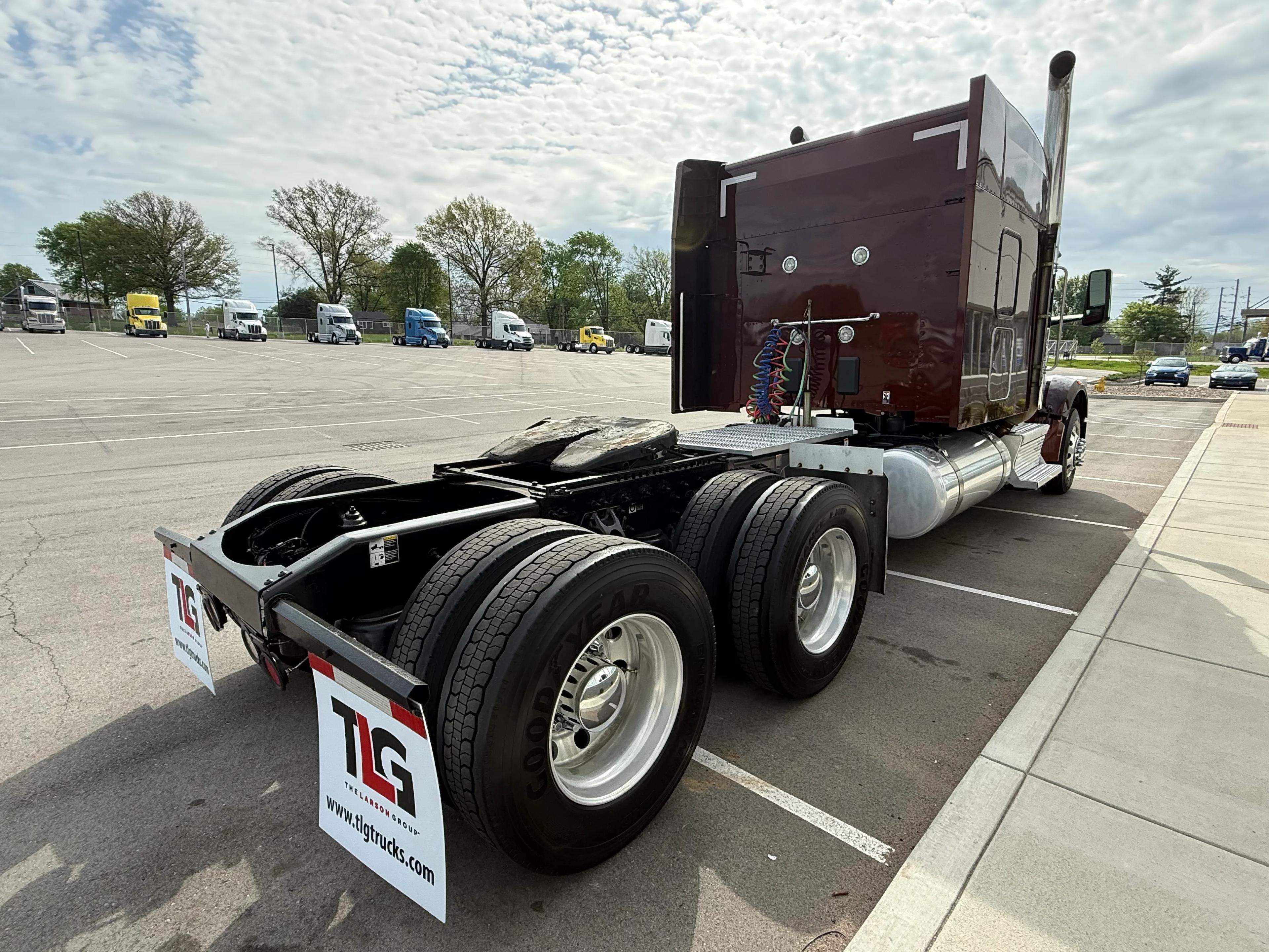 2023 Peterbilt 567 in Louisville, KY — photo 5