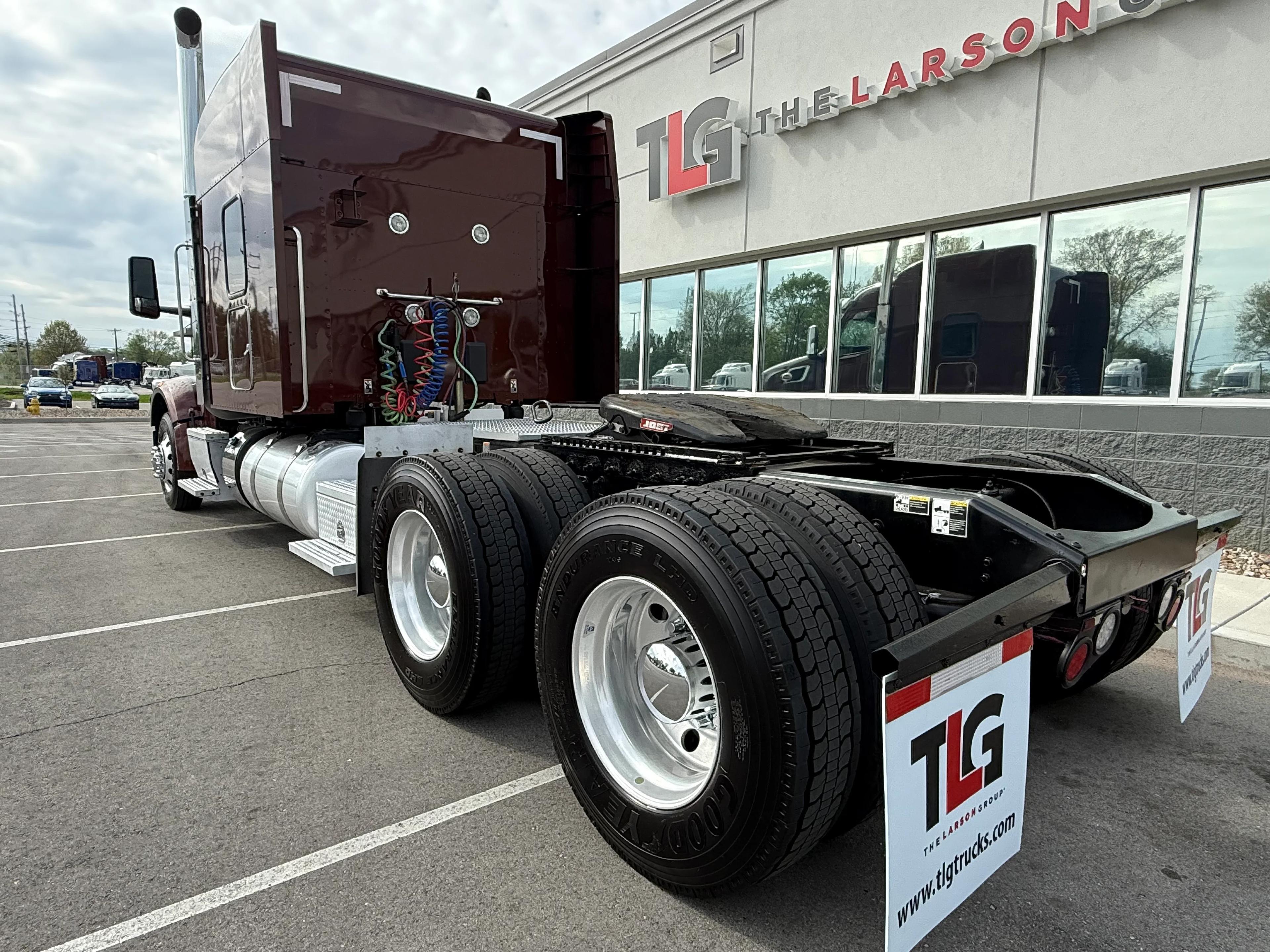 2023 Peterbilt 567 in Louisville, KY — photo 3