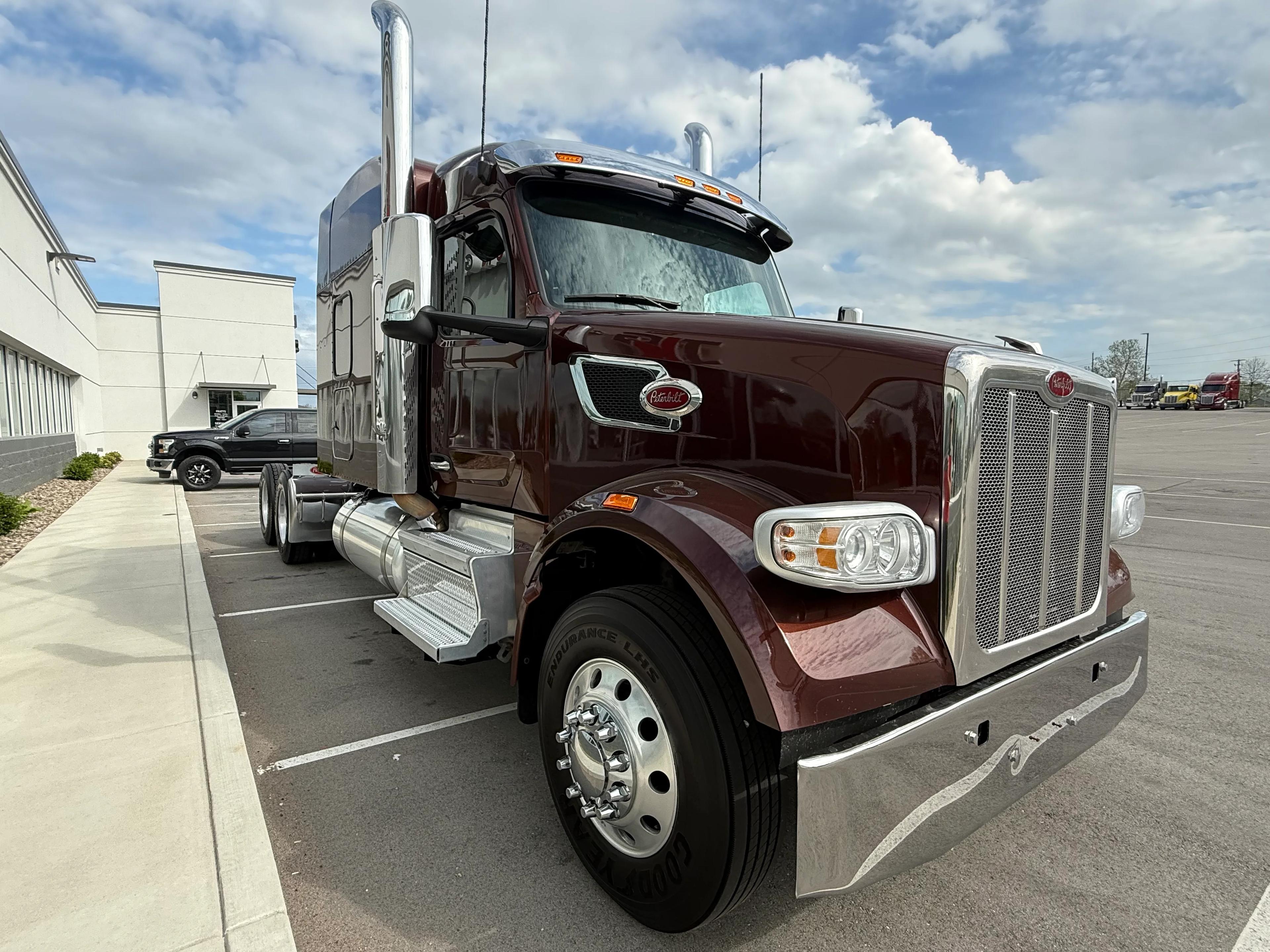 2023 Peterbilt 567 in Louisville, KY — photo 6