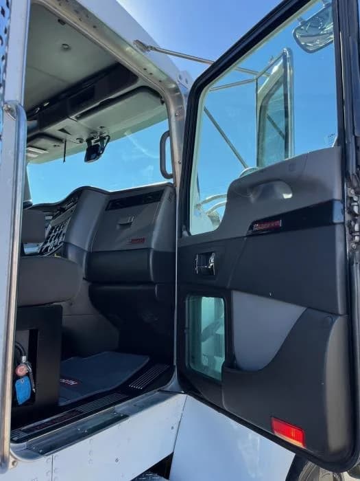 2016 Kenworth — photo 15
