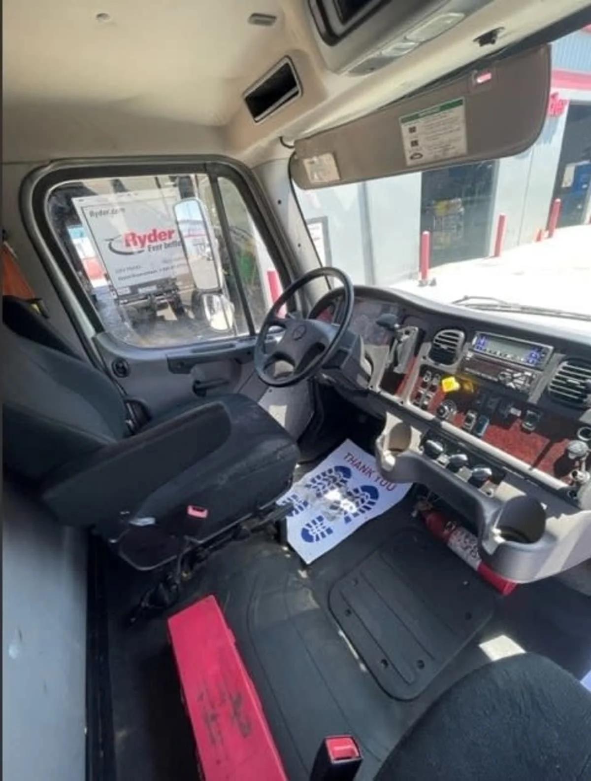 2019 Freightliner M2 106 in West Sacramento, CA — photo 8