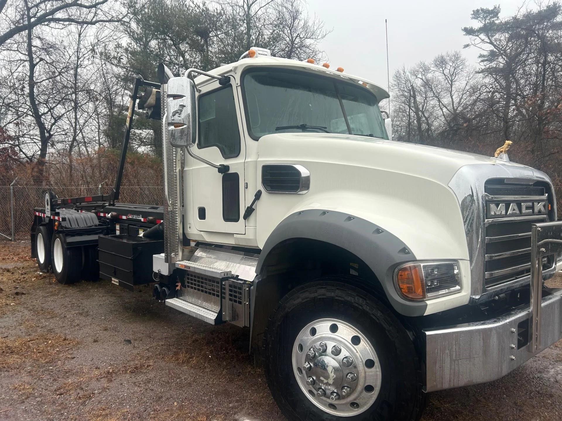 2025 Mack Granite