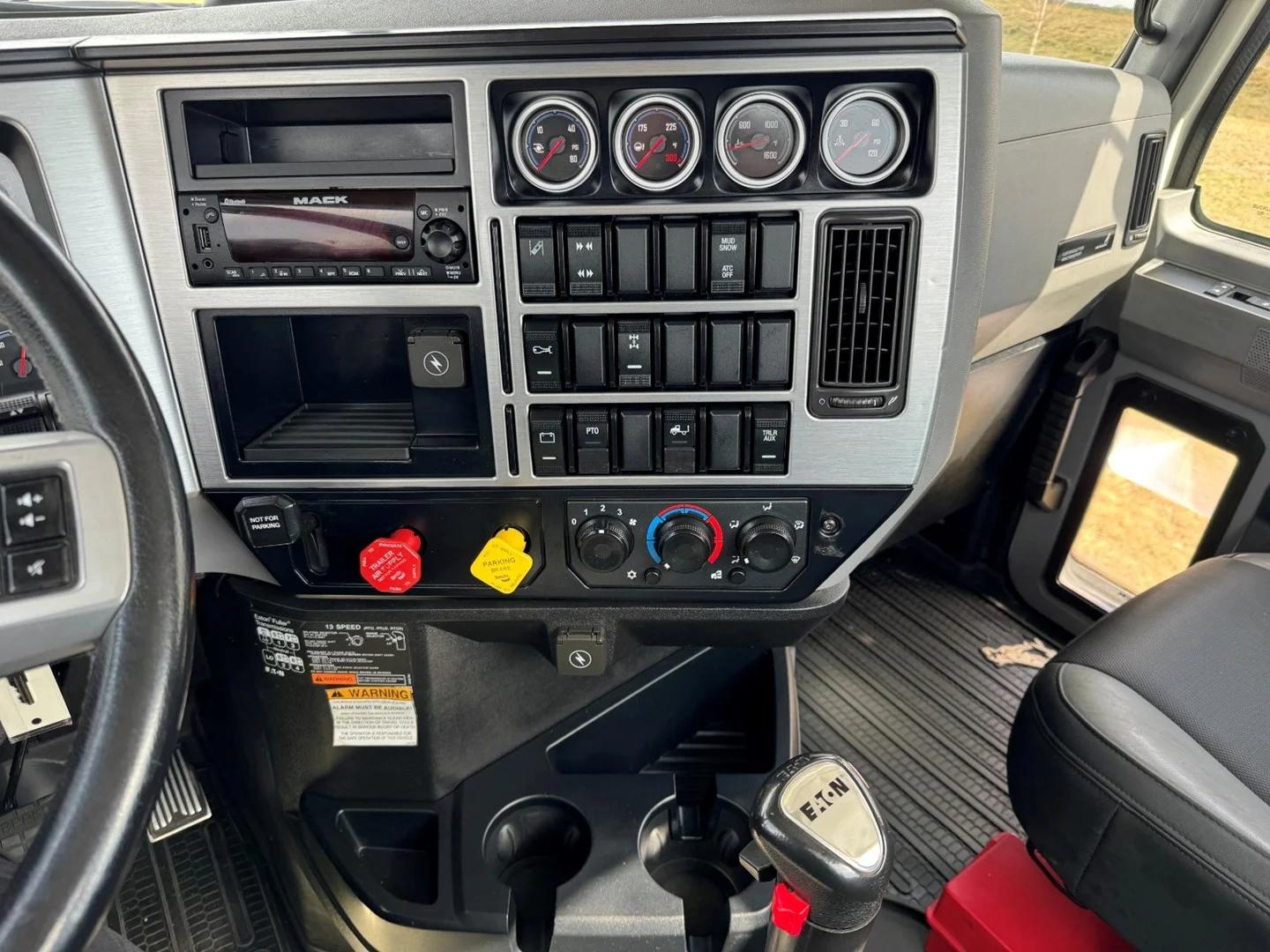 2023 Mack Anthem in Carroll, IA — photo 16