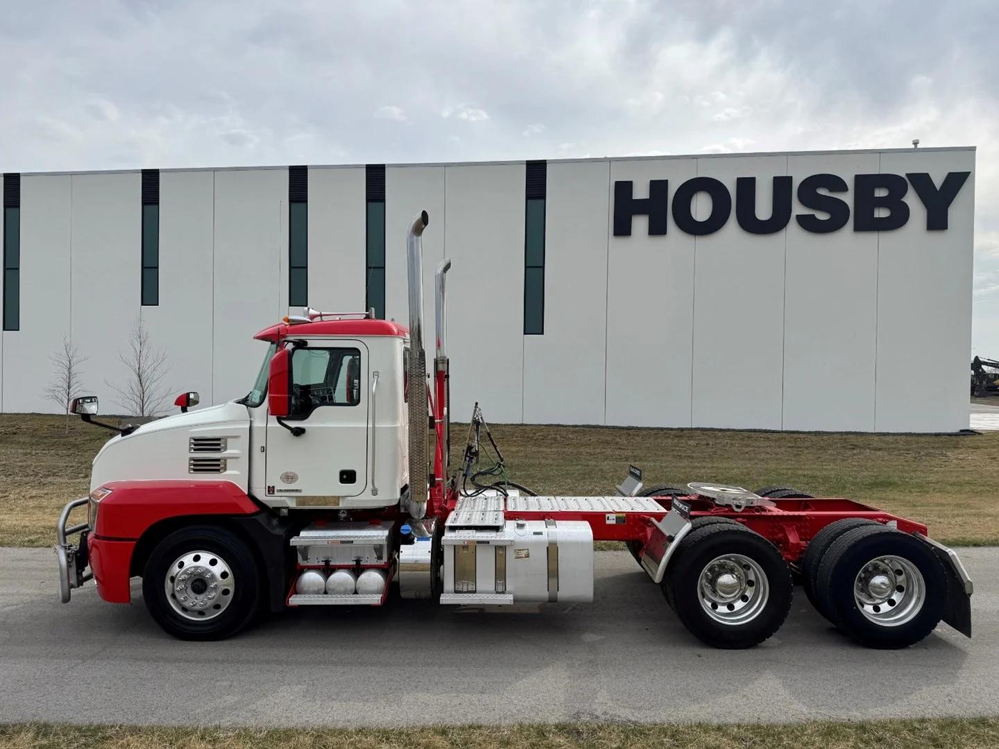 2023 Mack Anthem in Carroll, IA — photo 3