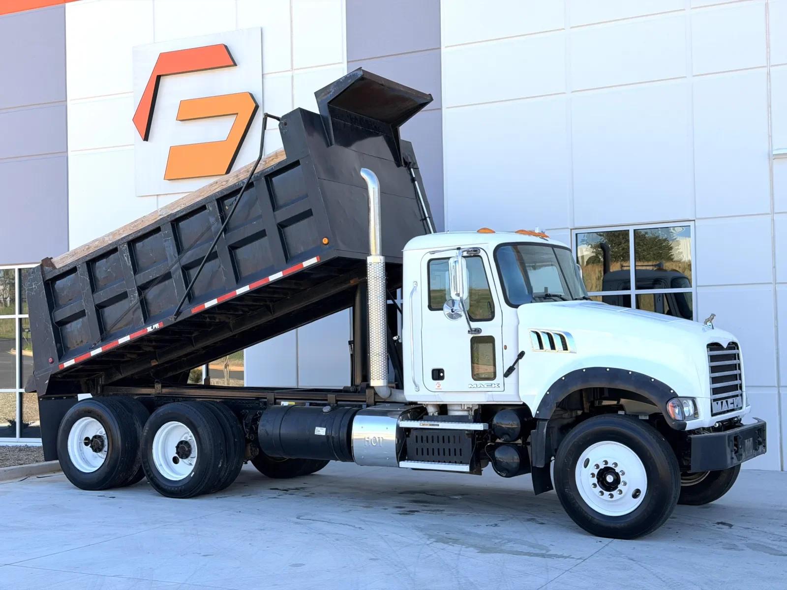 2013 Mack Granite