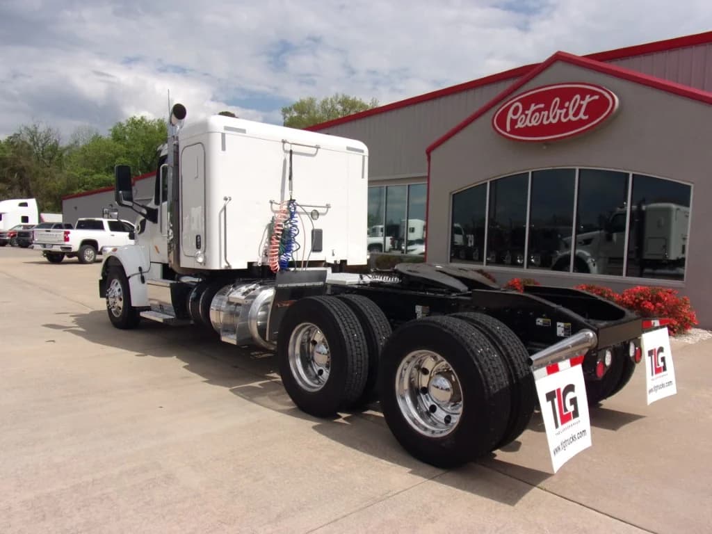2019 Peterbilt 567 in Springfield, MO — photo 6