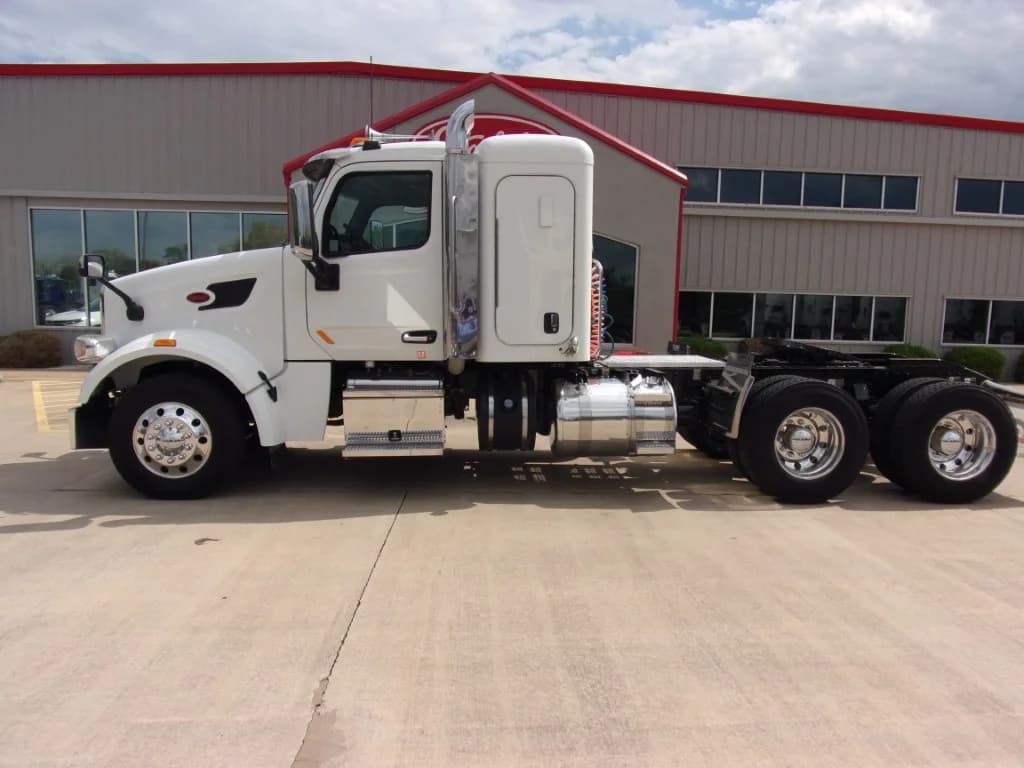 2019 Peterbilt 567 in Springfield, MO — photo 7