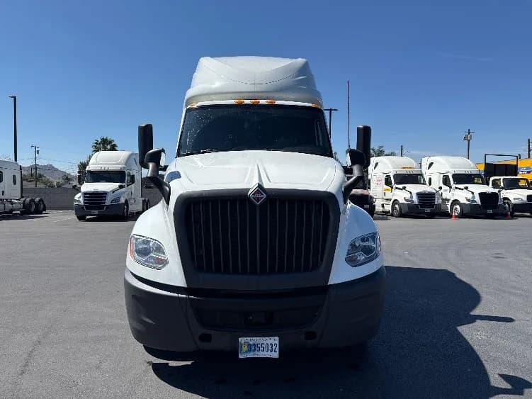 2023 International LT in Fontana, CA — photo 2