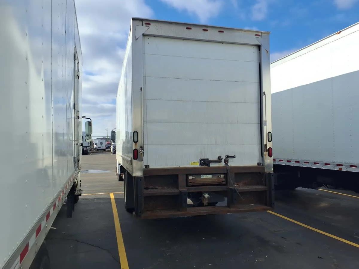 2018 International 4300 in Taylor, MI — photo 6