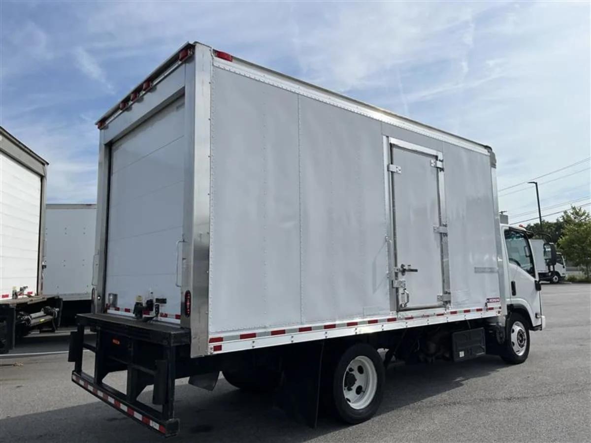 2019 Isuzu NQR in Beltsville, MD — photo 4