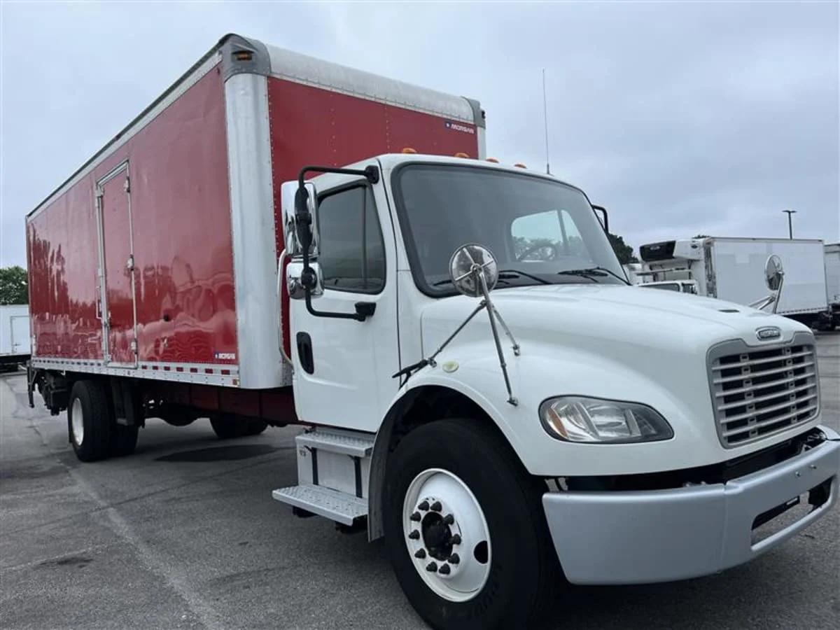 2018 Freightliner M2 106 in Beltsville, MD — photo 3