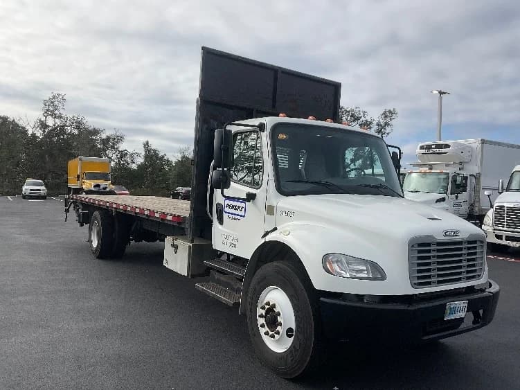 2019 Freightliner M2 106