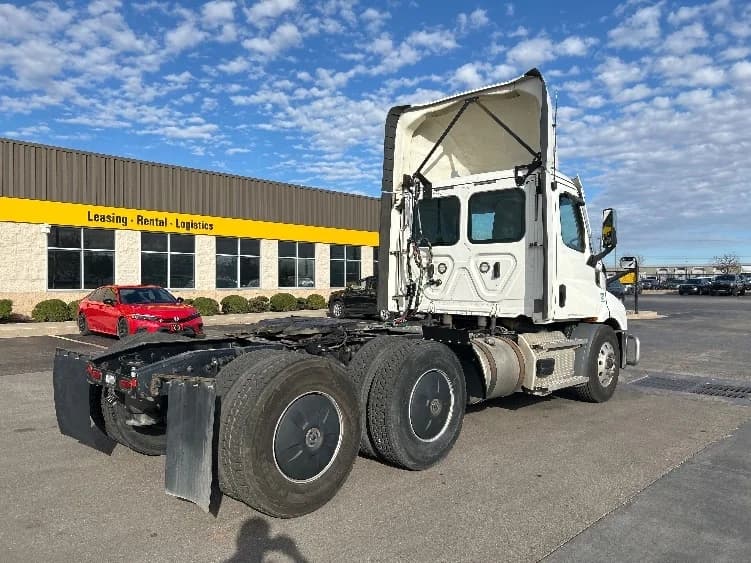2021 Freightliner Cascadia in Oklahoma City, OK — photo 7