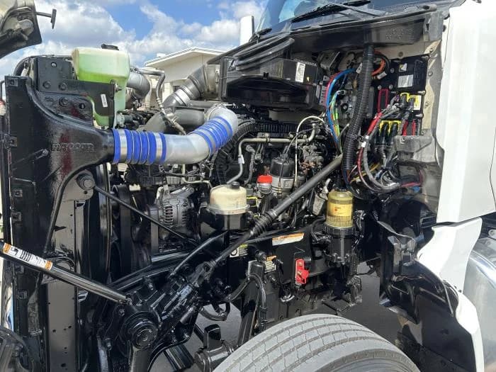 2020 Peterbilt 567 in Houston, TX — photo 17