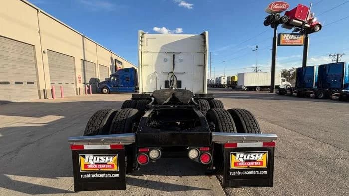 2022 Peterbilt 579 in El Paso, TX — photo 7