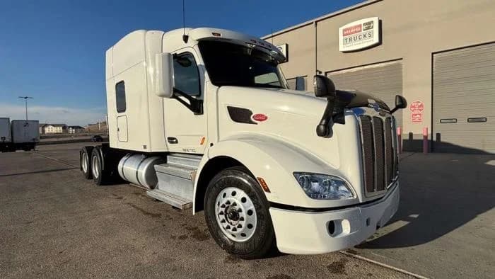 2022 Peterbilt 579 in El Paso, TX — photo 4