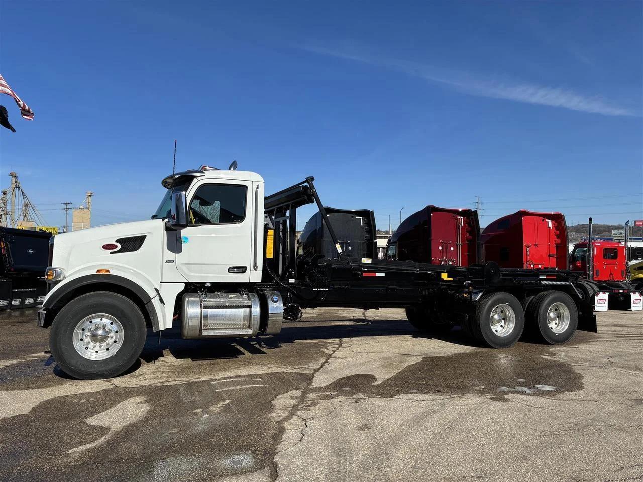 2025 Peterbilt 567