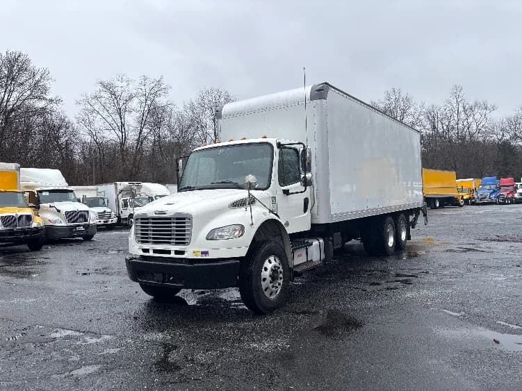 2021 Freightliner M2 106 in Dayton, NJ — photo 3