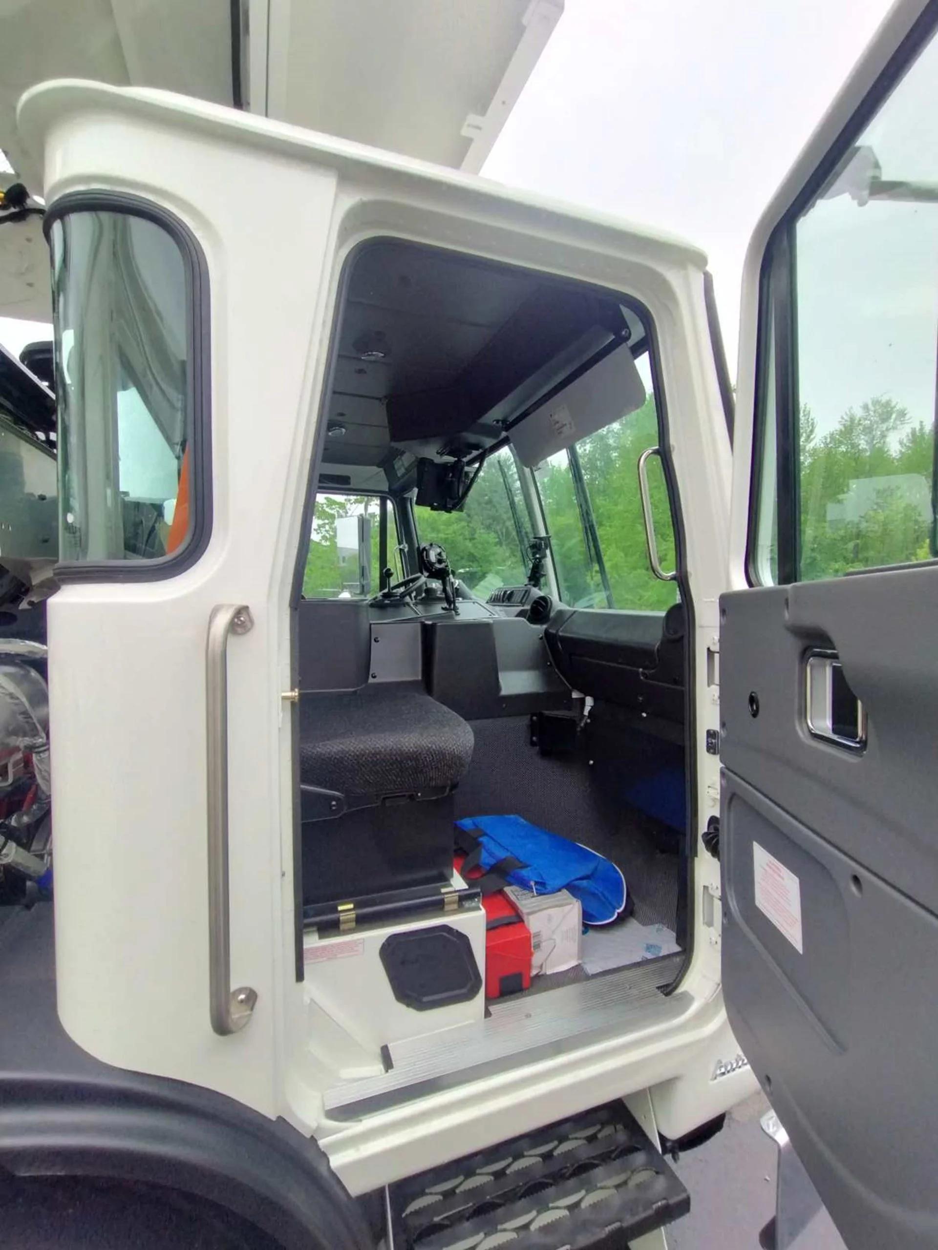2024 Autocar — photo 5