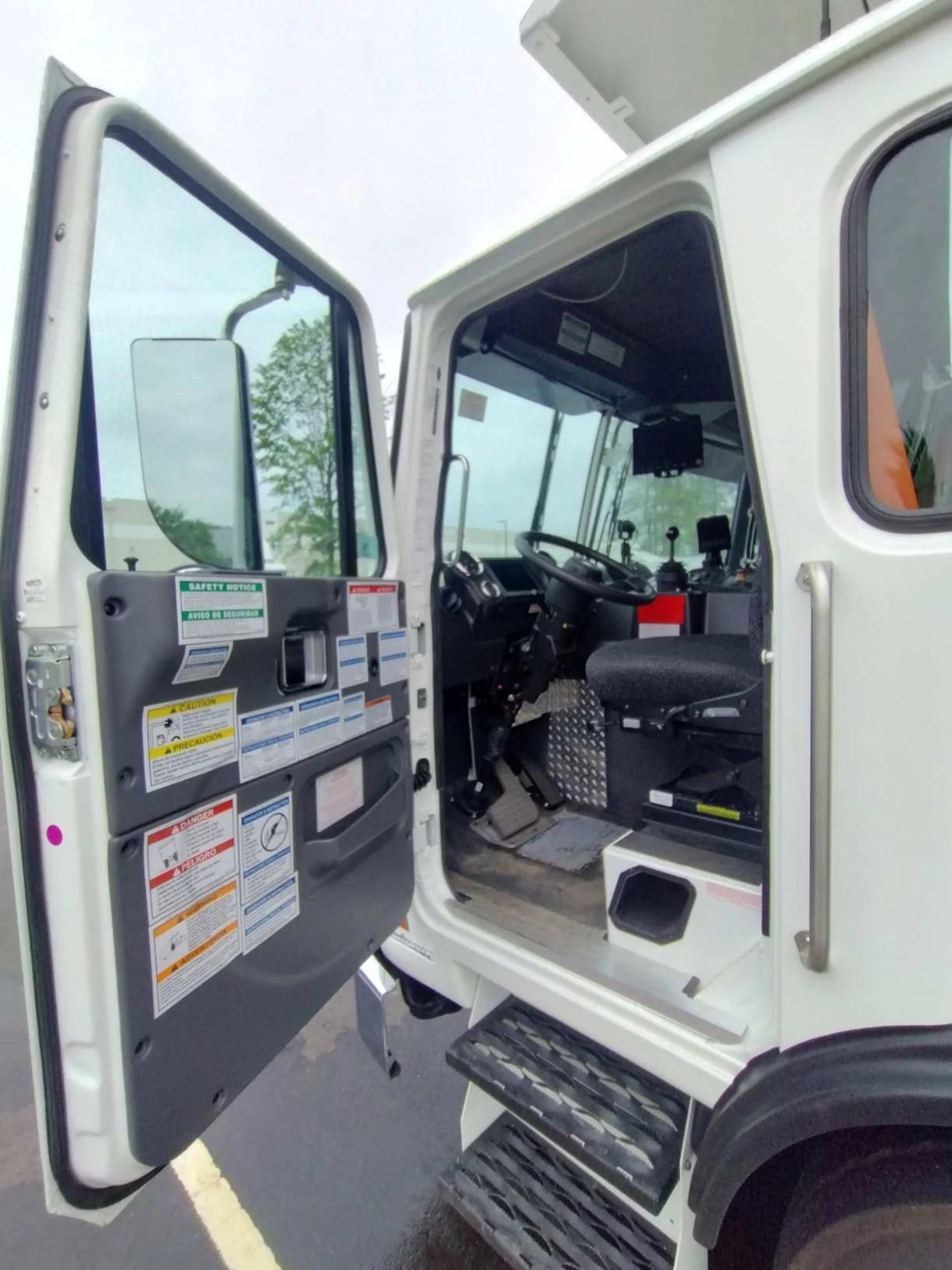 2024 Autocar — photo 6