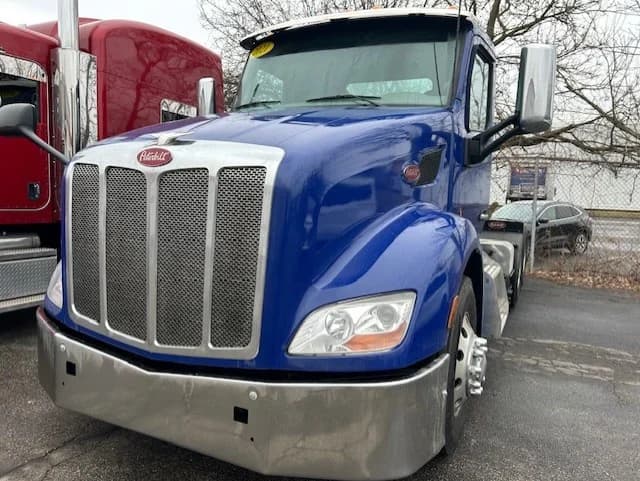 2021 Peterbilt 579 in Canton, OH — photo 3