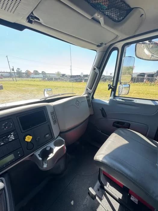 2019 International 4300 — photo 23