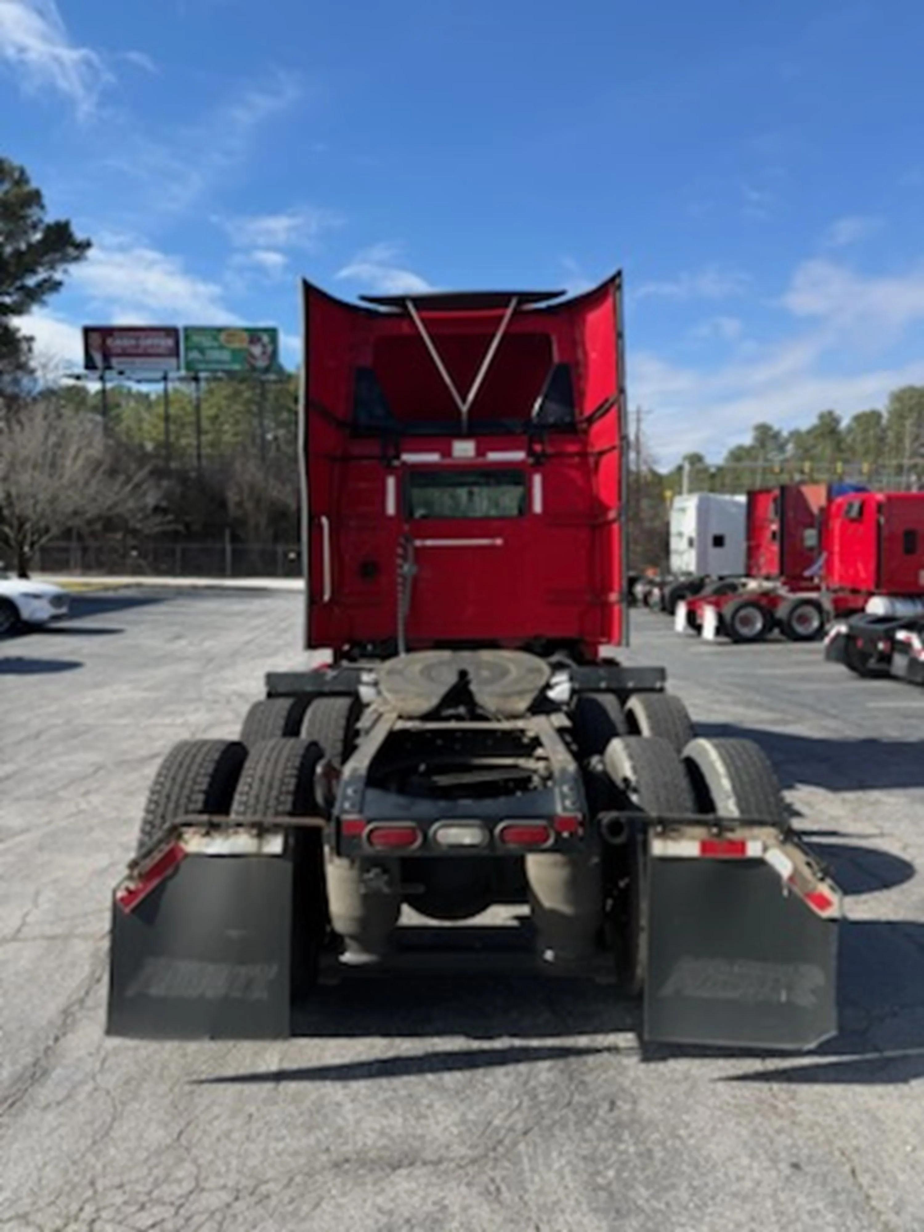 2021 Volvo VNR 640 in LA VERGNE, GA — photo 6
