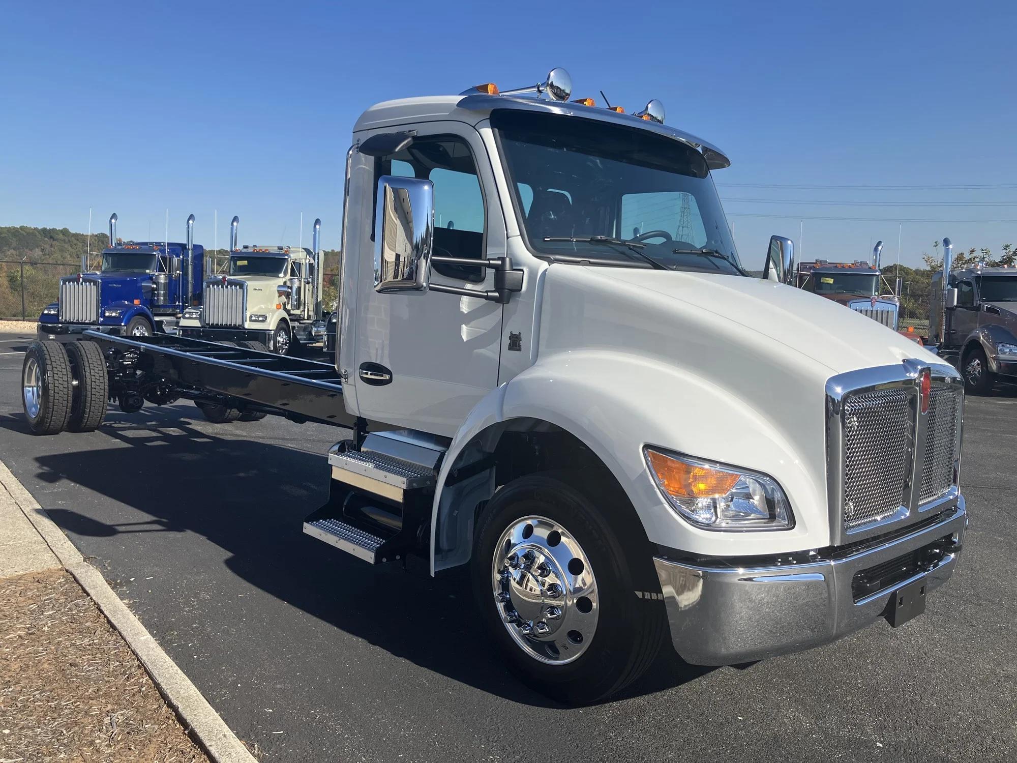 2025 Kenworth T280 in Lynchburg, VA, VA — photo 3