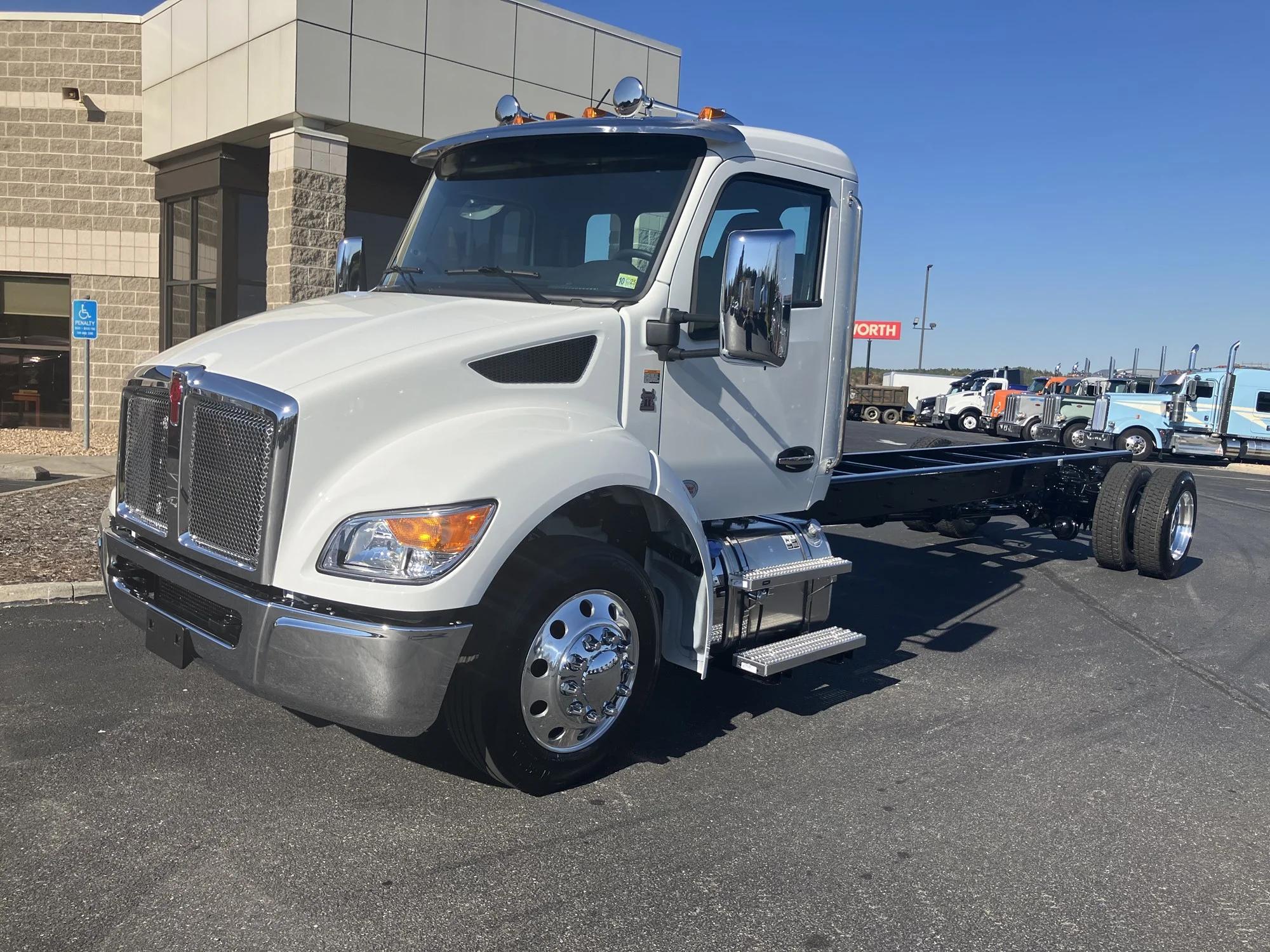 2025 Kenworth T280