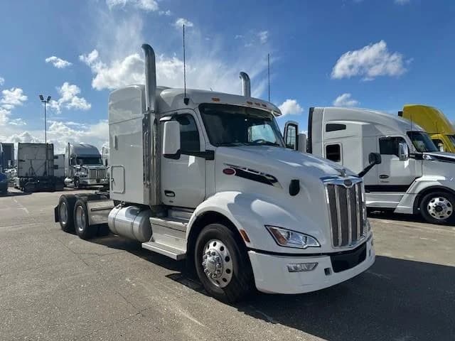 2025 Peterbilt 579 in Fontana, CA — photo 7