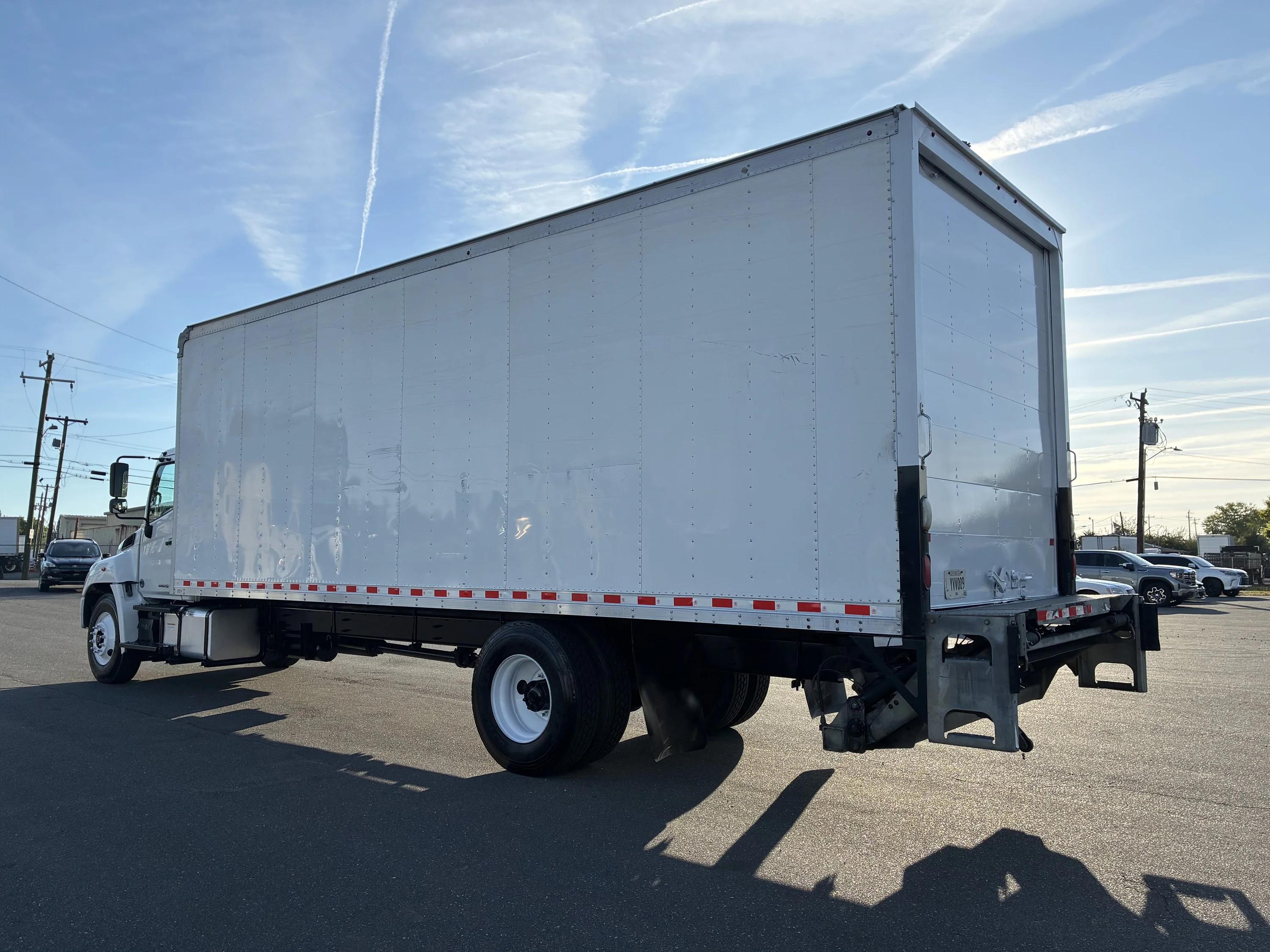 2020 Hino 268 in GREENSBORO, NC — photo 5