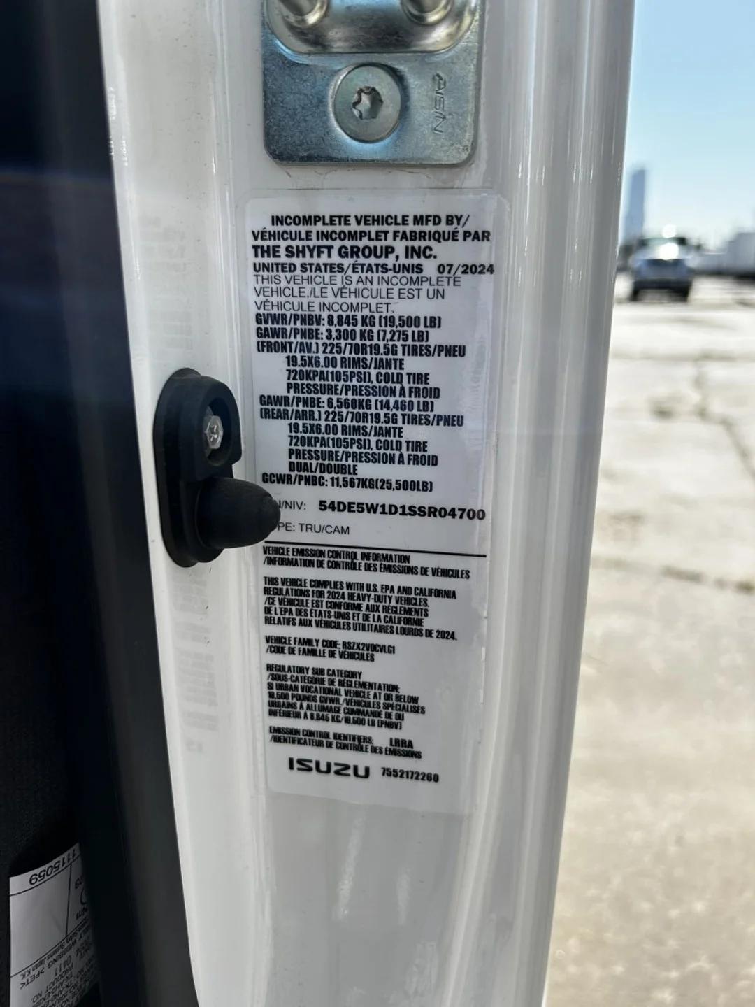 2025 Isuzu NRR in Oklahoma City, OK — photo 7