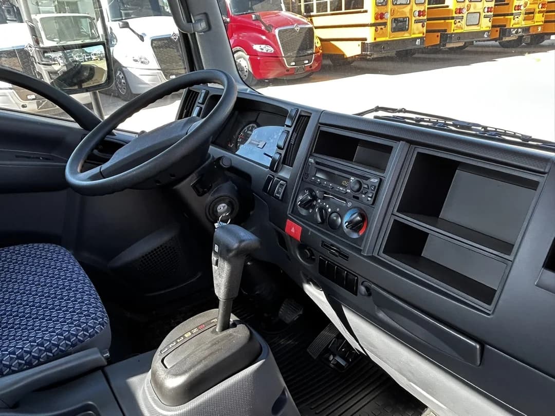 2025 Isuzu NRR in Oklahoma City, OK — photo 5