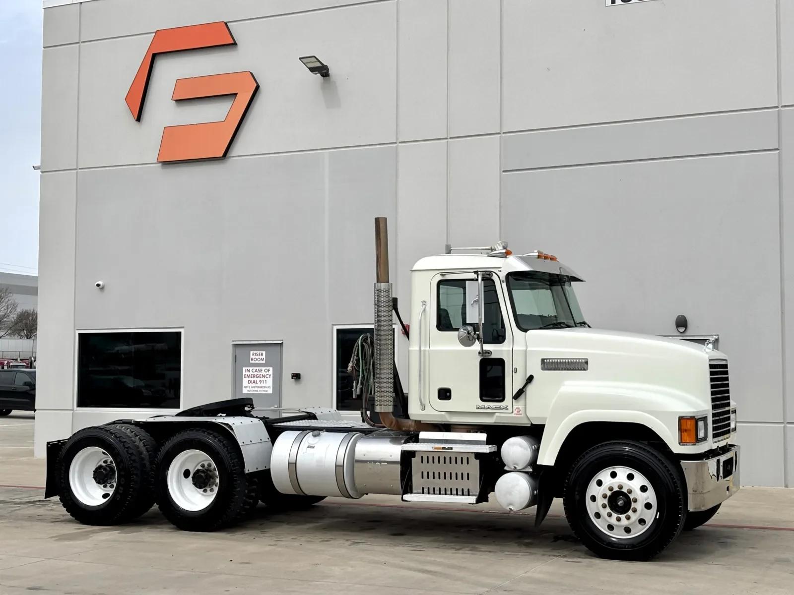 2016 Mack Pinnacle