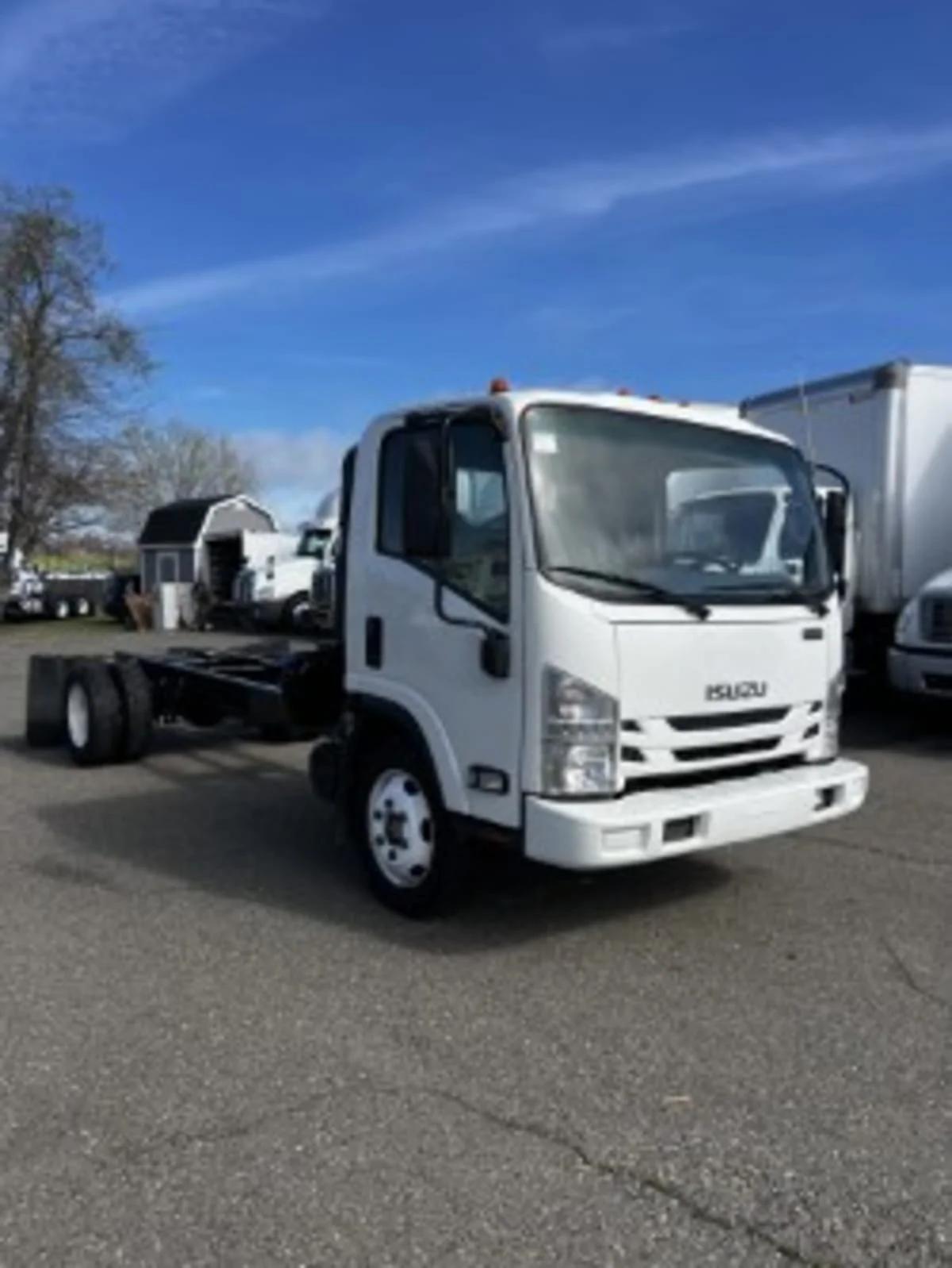2019 Isuzu NRR in West Sacramento, CA — photo 3
