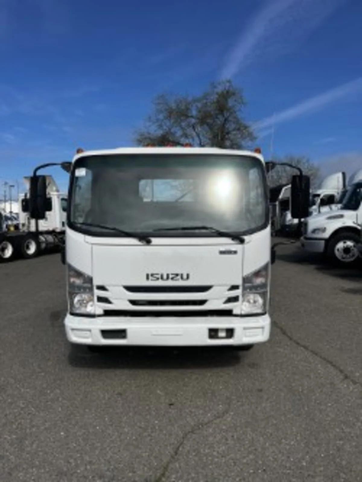 2019 Isuzu NRR in West Sacramento, CA — photo 2