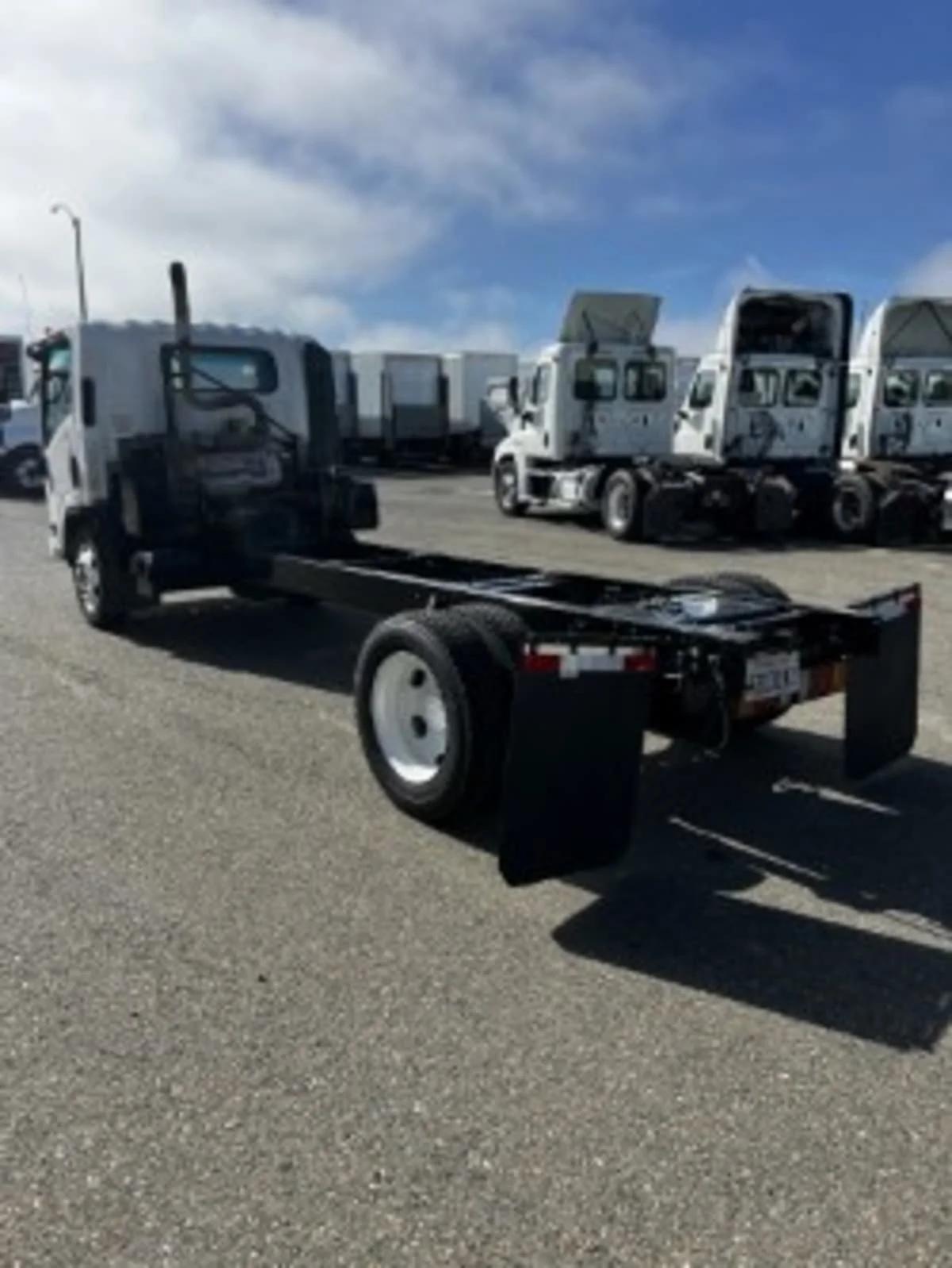 2019 Isuzu NRR in West Sacramento, CA — photo 6