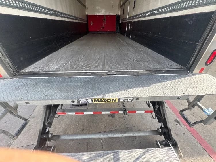 2020 Freightliner M2 106 in Carrollton, TX — photo 10