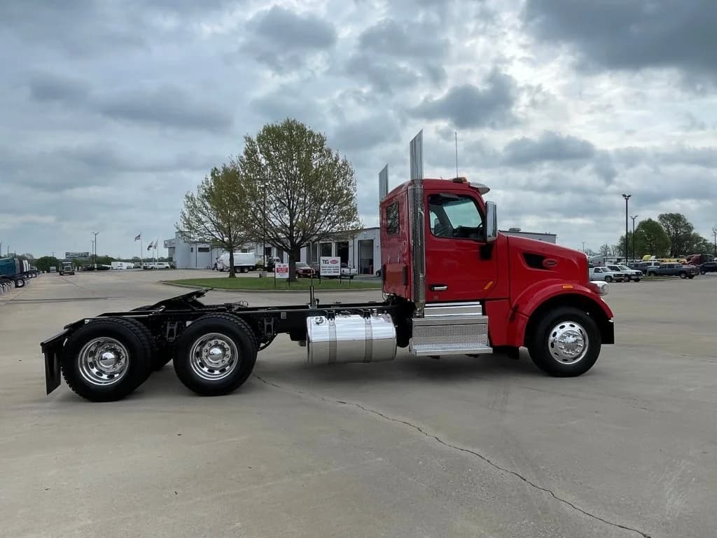 2021 Peterbilt 567 in Springfield, MO — photo 6
